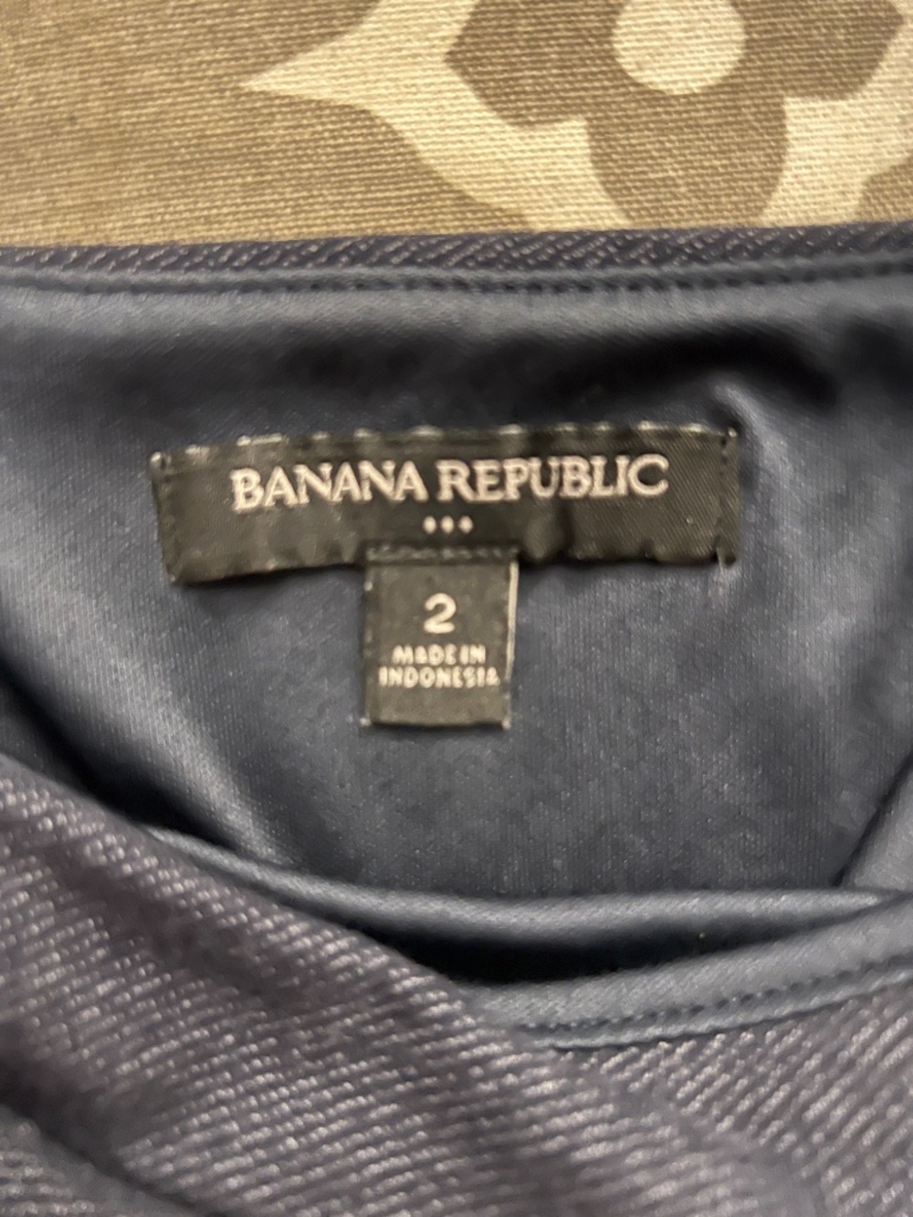 Banana Republic Stretch Denim Sheath Dress Size 2 Navy Below-Knee Midi - Picture 3 of 7